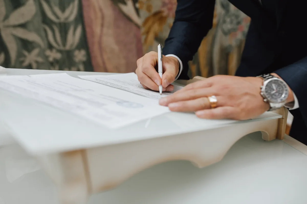 Contrato de arras: 7 cosas que debes comprobar antes de firmar