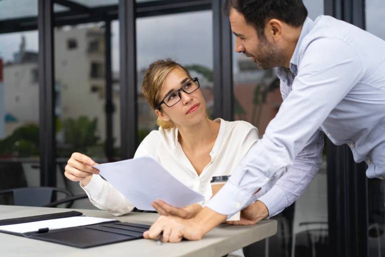¿Puede tu contrato limitarte trabajar para otras empresas?