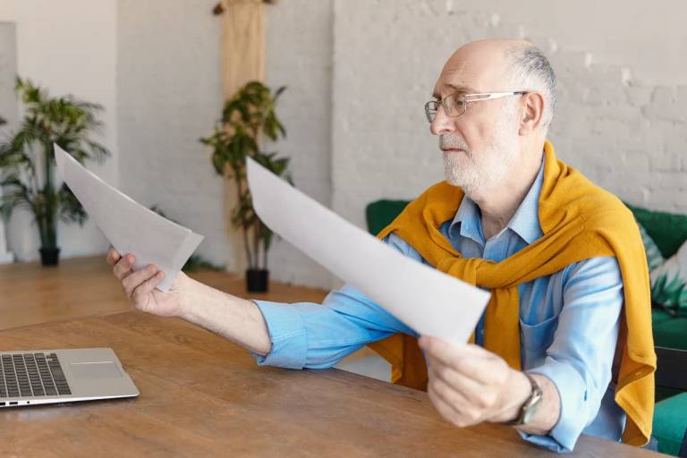 Aceptar una herencia: documentos que debes revisar antes
